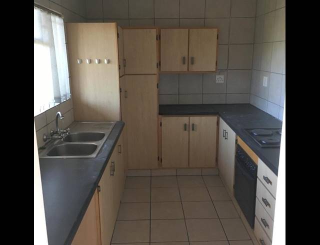 2 BEDROOM APARTMENT FOR SALE IN BERTON PARK